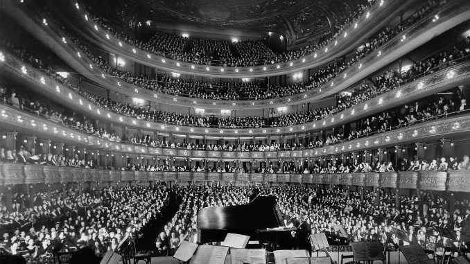 opera-67497_1280